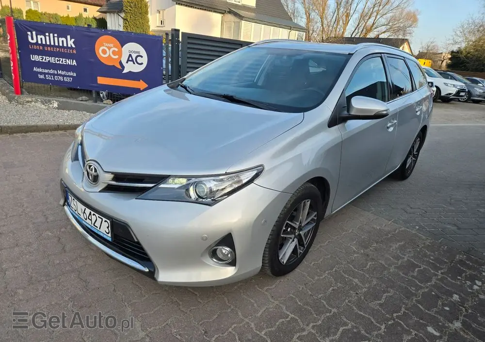 TOYOTA Auris 1.6 Valvematic Executive
