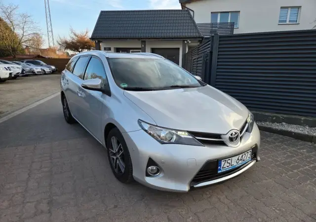 TOYOTA Auris 1.6 Valvematic Executive