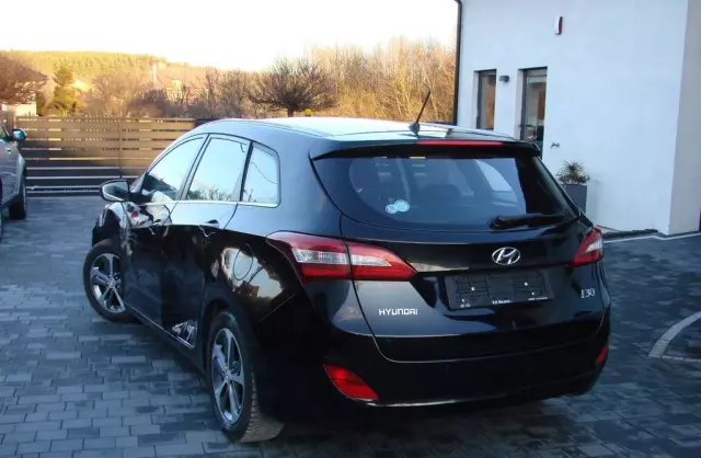 HYUNDAI I30 1.4 (109 KM)