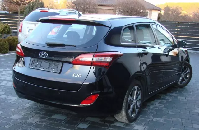 HYUNDAI I30 1.4 (109 KM)