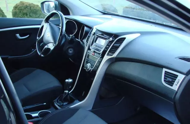 HYUNDAI I30 1.4 (109 KM)