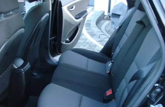 HYUNDAI I30 1.4 (109 KM)