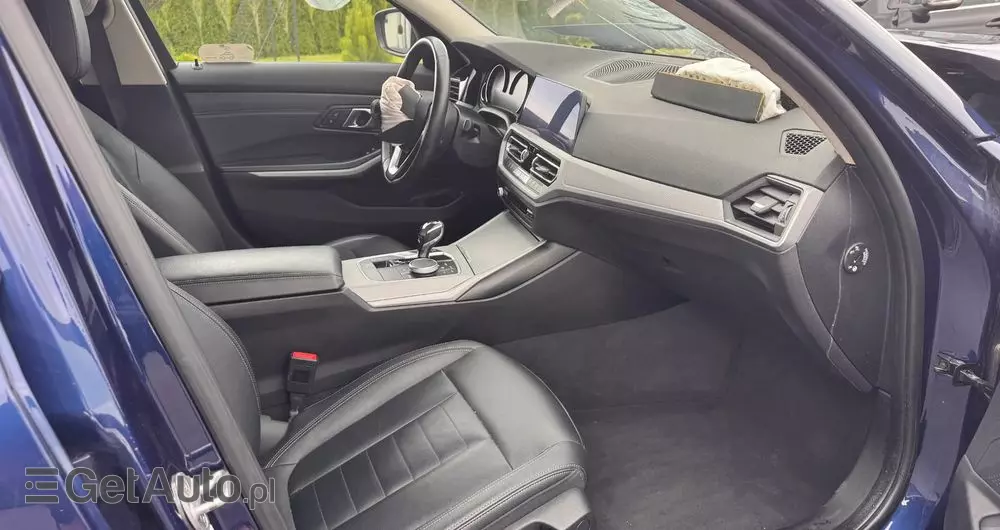 BMW Seria 3 320i GPF Advantage sport