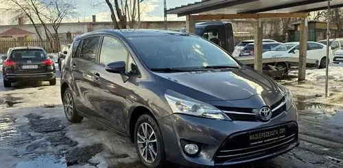 TOYOTA Verso 
