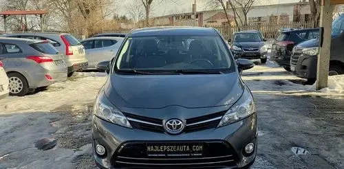 TOYOTA Verso 
