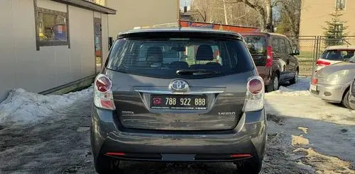 TOYOTA Verso 