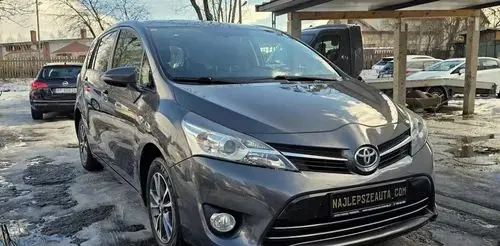 TOYOTA Verso 