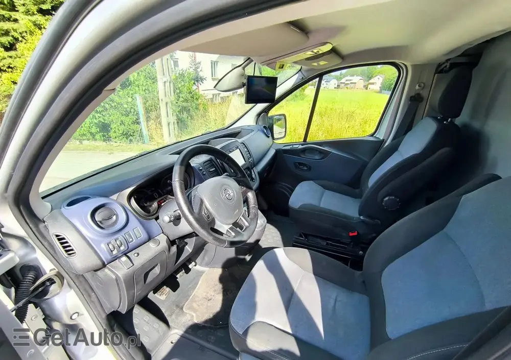 OPEL VIVARO 