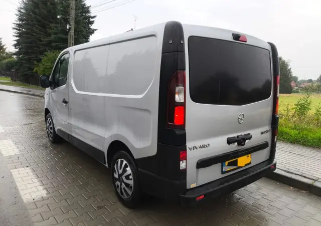 OPEL VIVARO 