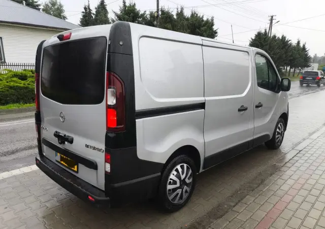 OPEL VIVARO 