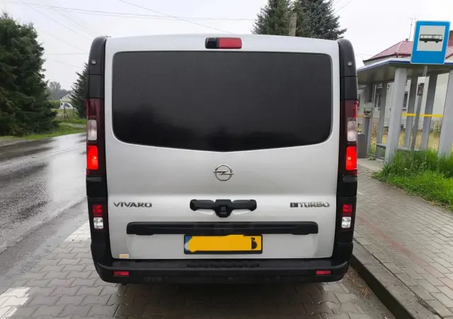 OPEL VIVARO 