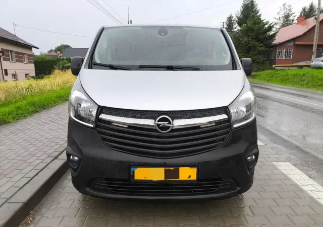 OPEL VIVARO 