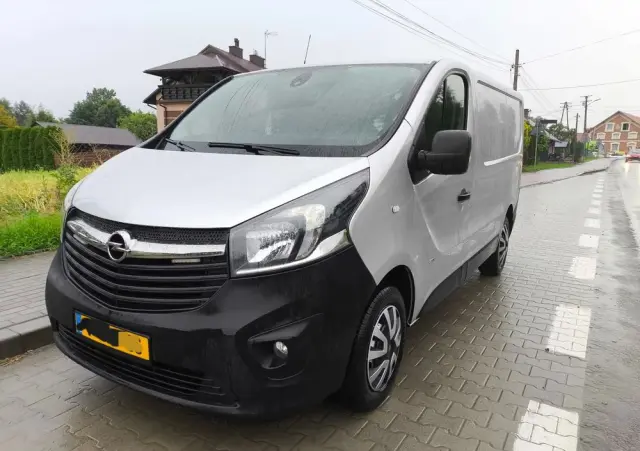 OPEL VIVARO 