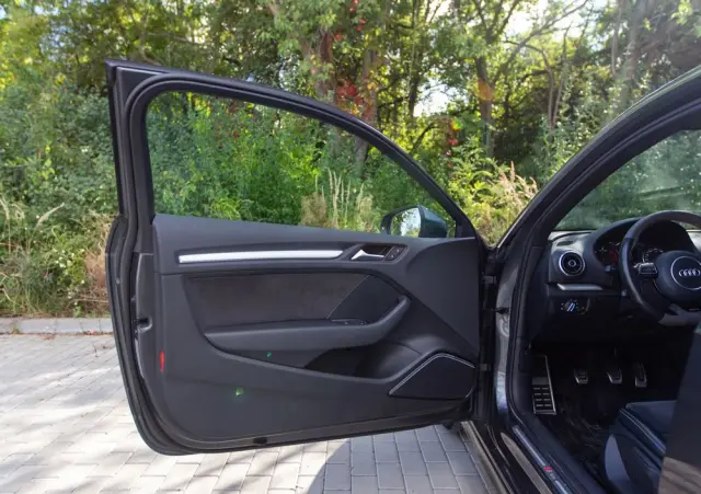 AUDI A3 3-drzwiowe 2.0 TDI quattro S line Sportpaket