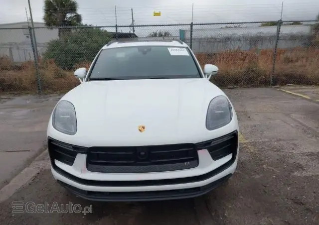 PORSCHE Macan PDK