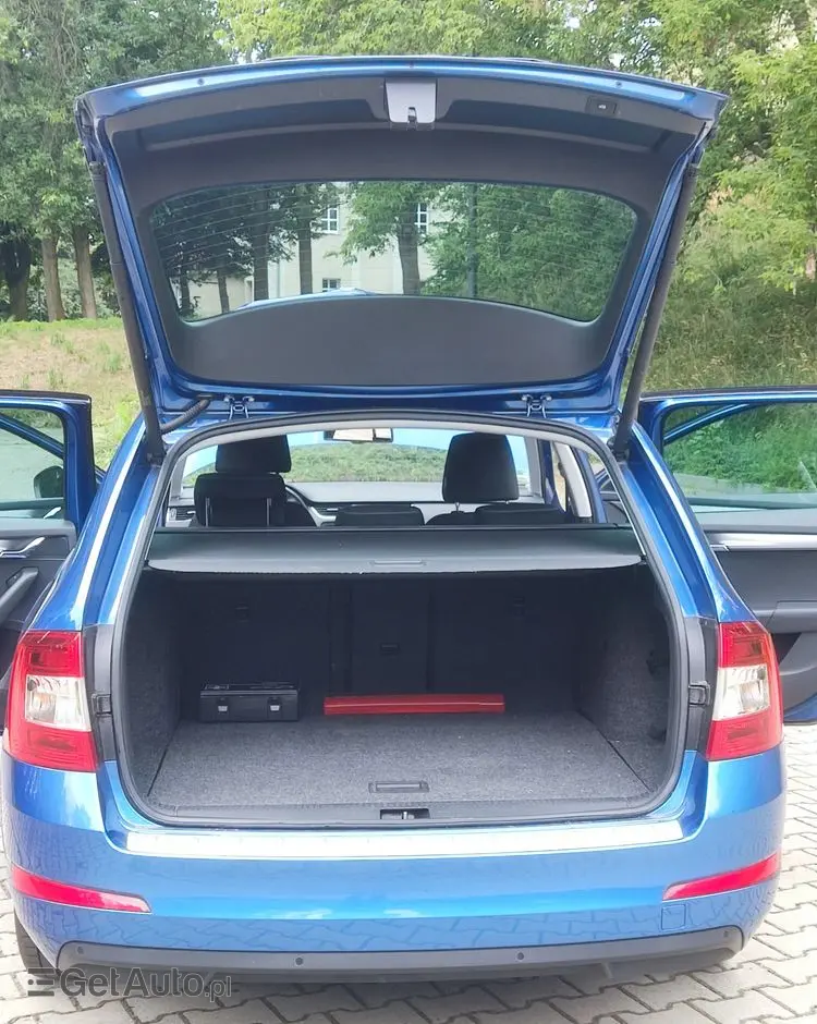 SKODA Octavia 1.4 TSI Joy DSG