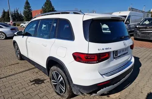 MERCEDES-BENZ GLB 