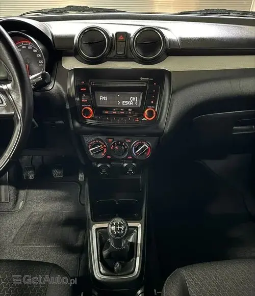 SUZUKI Swift 
