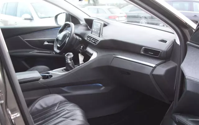 PEUGEOT 3008 1.6 BlueHDi Allure S&S