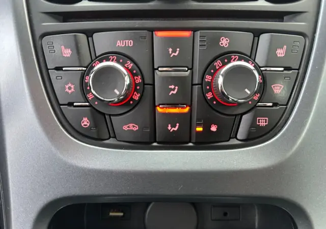 OPEL Astra IV 1.7 CDTI Cosmo