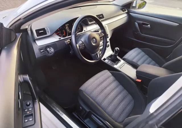 VOLKSWAGEN CC 2.0 TDI 4Motion BlueMotion Technology