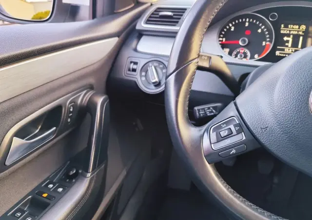 VOLKSWAGEN CC 2.0 TDI 4Motion BlueMotion Technology