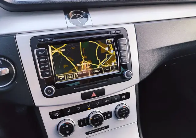 VOLKSWAGEN CC 2.0 TDI 4Motion BlueMotion Technology