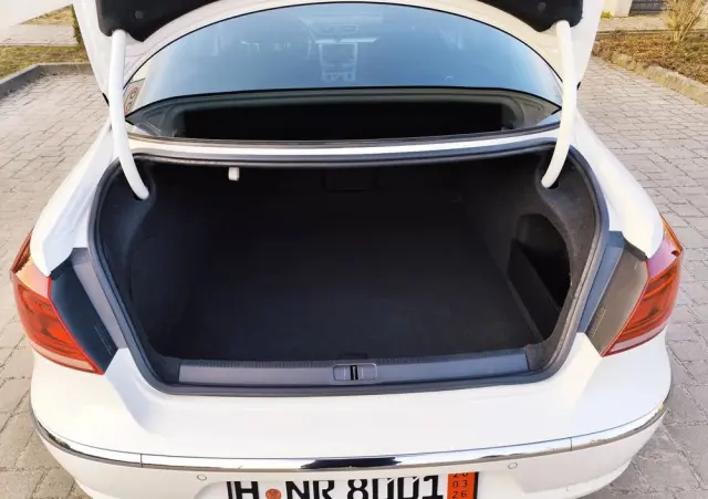 VOLKSWAGEN CC 2.0 TDI 4Motion BlueMotion Technology