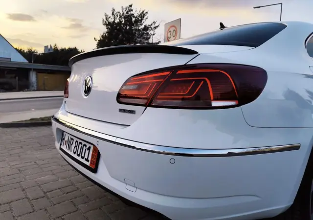 VOLKSWAGEN CC 2.0 TDI 4Motion BlueMotion Technology