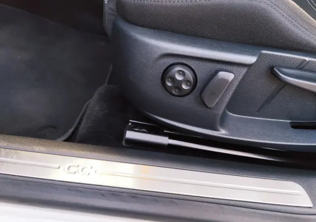 VOLKSWAGEN CC 2.0 TDI 4Motion BlueMotion Technology