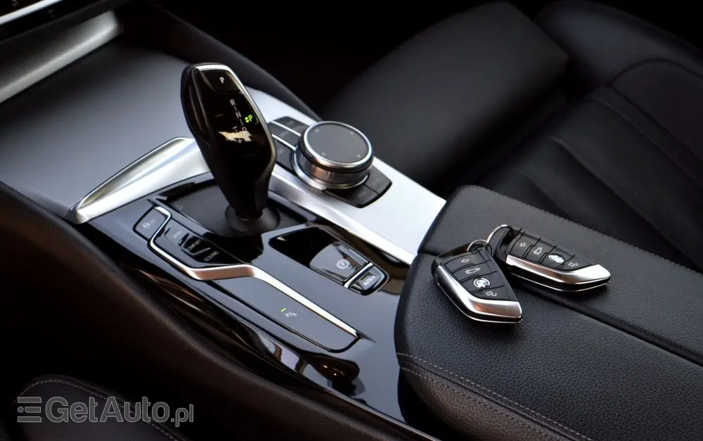 BMW Seria 5 530i xDrive M Sport Edition