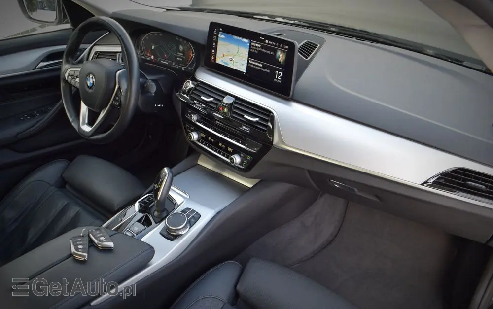 BMW Seria 5 530i xDrive M Sport Edition