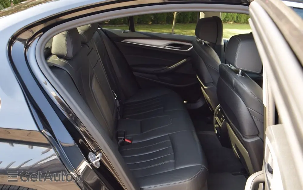 BMW Seria 5 530i xDrive M Sport Edition