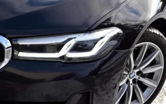 BMW Seria 5 530i xDrive M Sport Edition