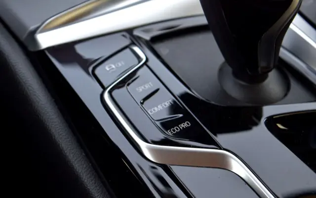 BMW Seria 5 530i xDrive M Sport Edition