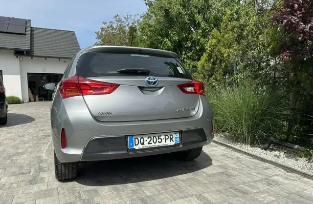 TOYOTA Auris 