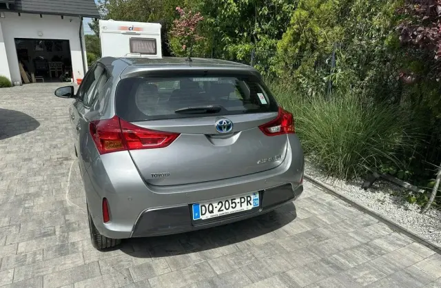 TOYOTA Auris 