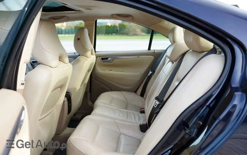 VOLVO S60 2.4 Summum