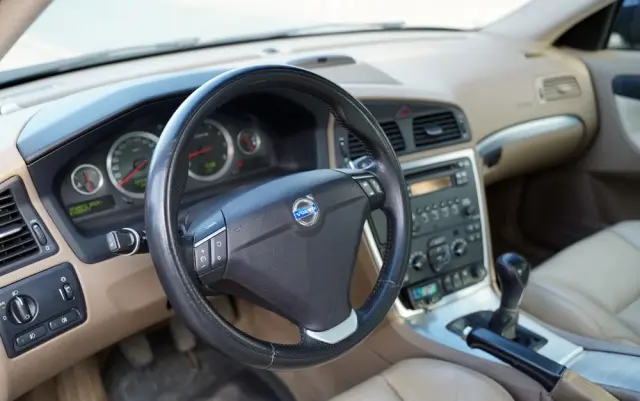 VOLVO S60 2.4 Summum