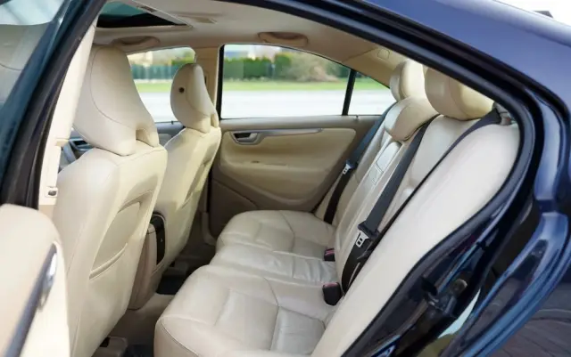 VOLVO S60 2.4 Summum