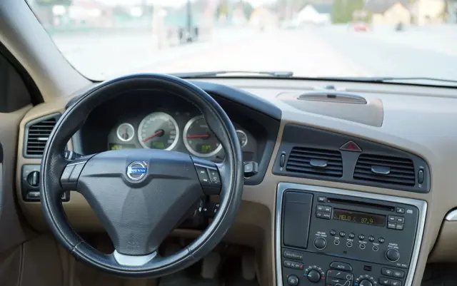 VOLVO S60 2.4 Summum