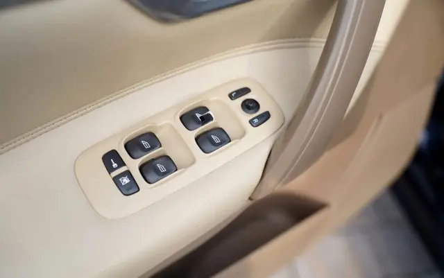 VOLVO S60 2.4 Summum