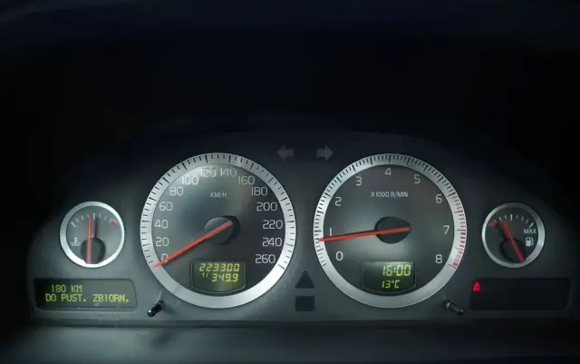 VOLVO S60 2.4 Summum