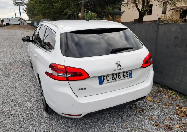 PEUGEOT 308 