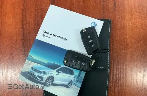 VOLKSWAGEN Touran 