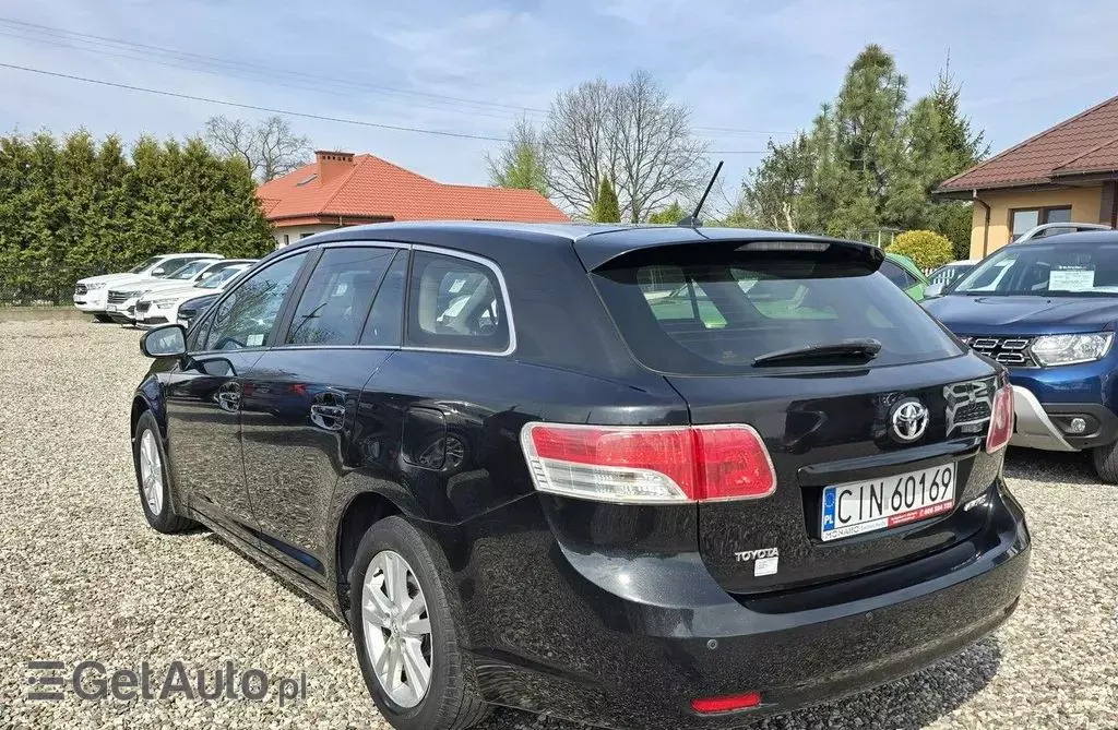TOYOTA Avensis 