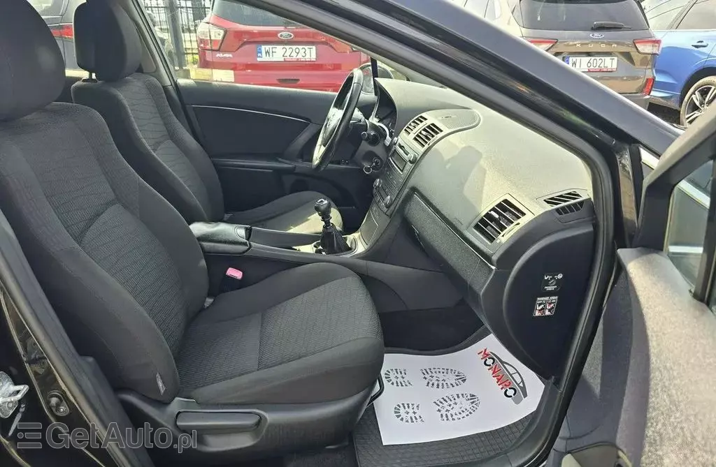 TOYOTA Avensis 