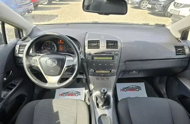 TOYOTA Avensis 