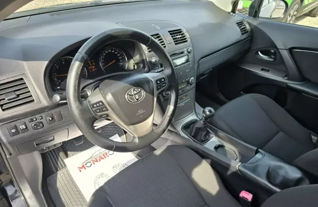 TOYOTA Avensis 