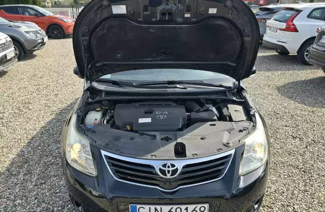 TOYOTA Avensis 